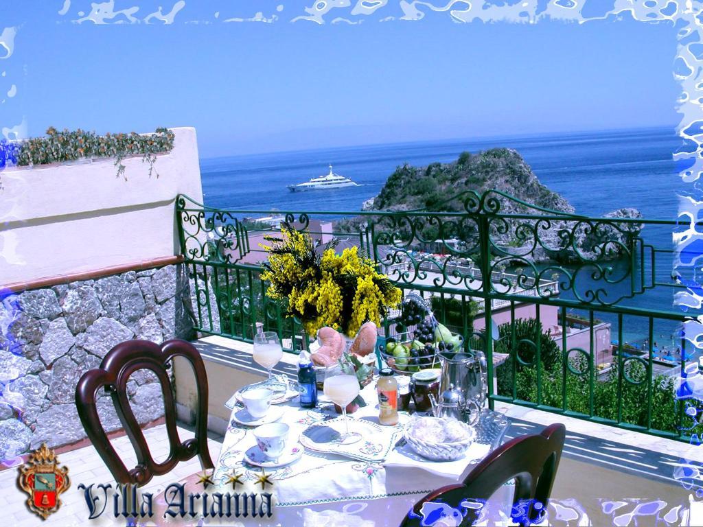 Villa Arianna B&B ตาออร์มินา ภายนอก รูปภาพ